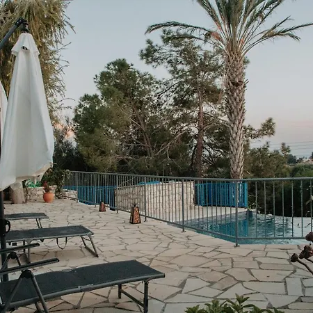 Castle Rock * Coral Bay