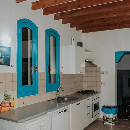 Castle Rock * Coral Bay