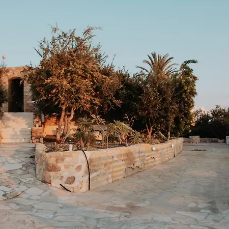 Castle Rock * Coral Bay