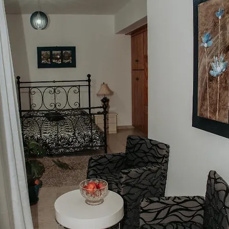 Castle Rock Villa Coral Bay