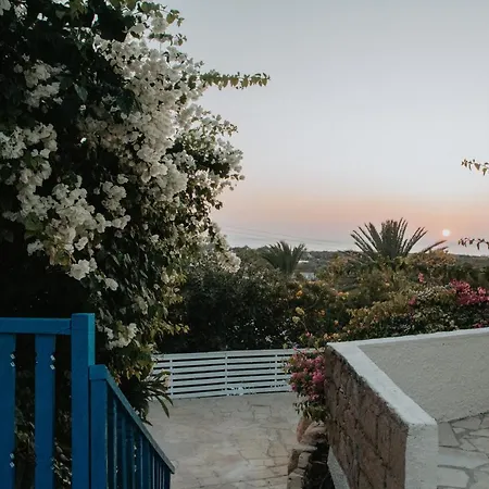 Castle Rock Villa Coral Bay